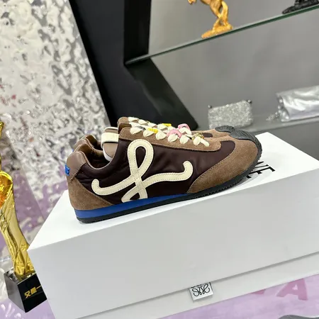 ロエベ スニーカー