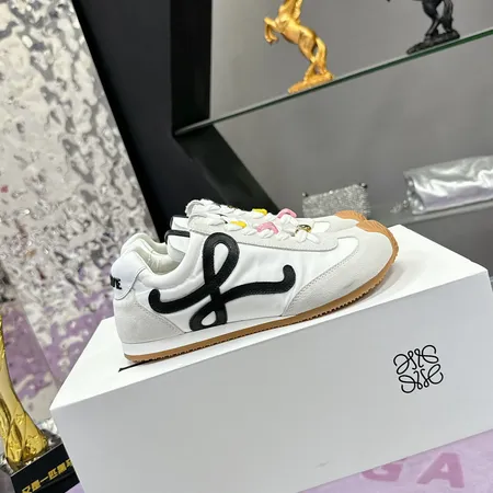 ロエベ スニーカー