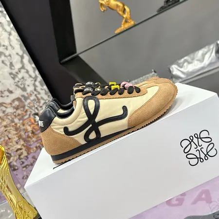 ロエベ スニーカー