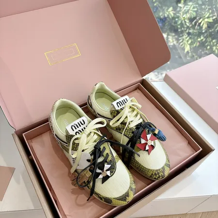 ミュウミュウ スニーカー