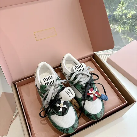 ミュウミュウ スニーカー