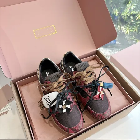 ミュウミュウ スニーカー