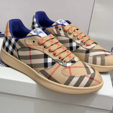 バーバリー ス カジュアルシューズ