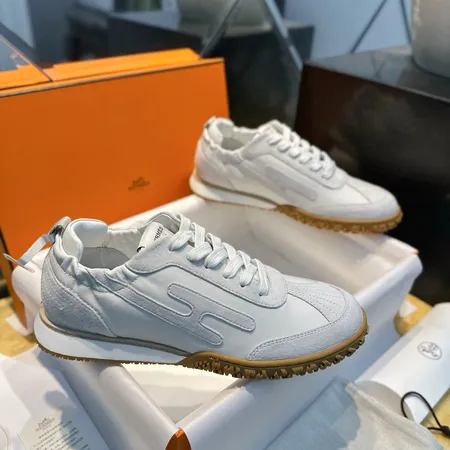 エルメス スニーカー