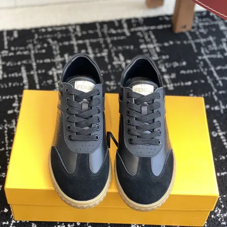 フェンディ カジュアルシューズ