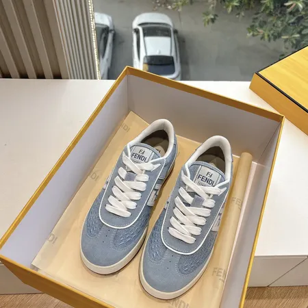 フェンディ カジュアルシューズ