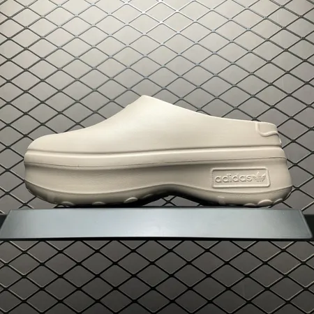 アディダス スリッパ