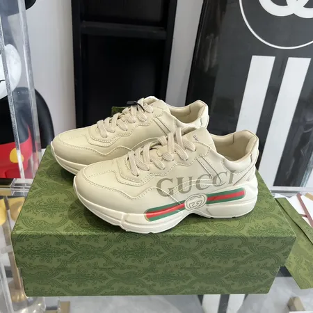 グッチ スニーカー