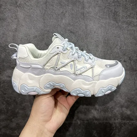 フィラ スニーカー