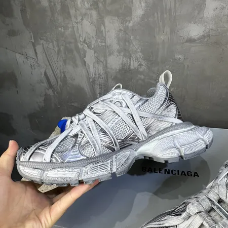 バレンシアガ スニーカー