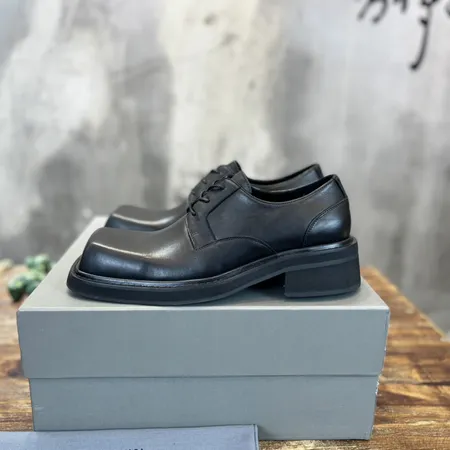 バレンシアガ ビジネスシューズ