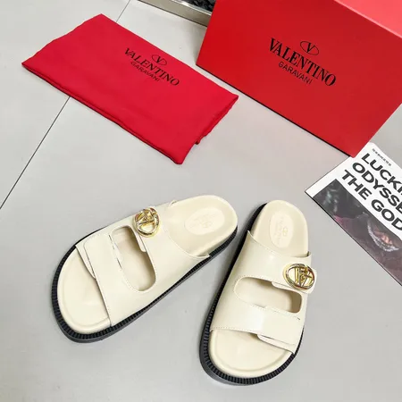 ヴァレンティノ スリッパ
