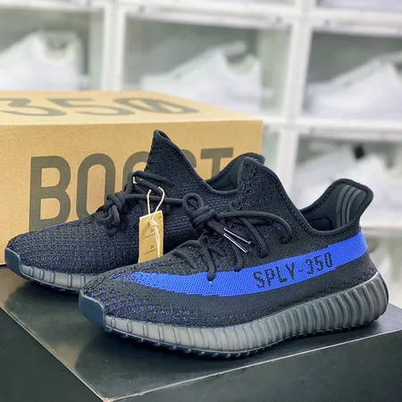 アディダス スニーカー