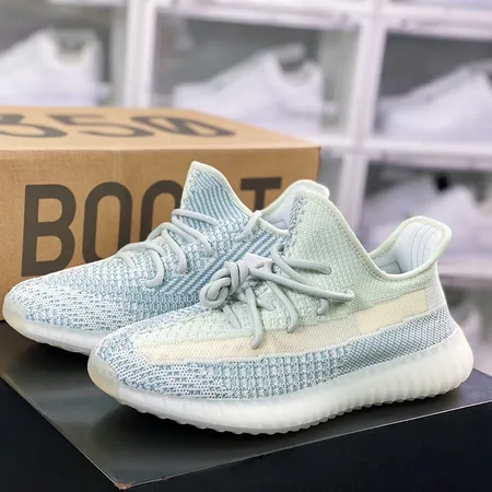 アディダス スニーカー