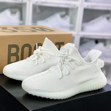 アディダス スニーカー