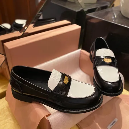 ミュウミュウ ビジネスシューズ