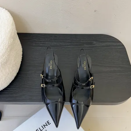 セリーヌ サンダル