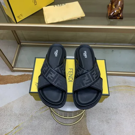 フェンディ スリッパ