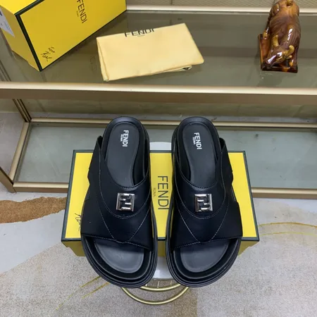 フェンディ スリッパ