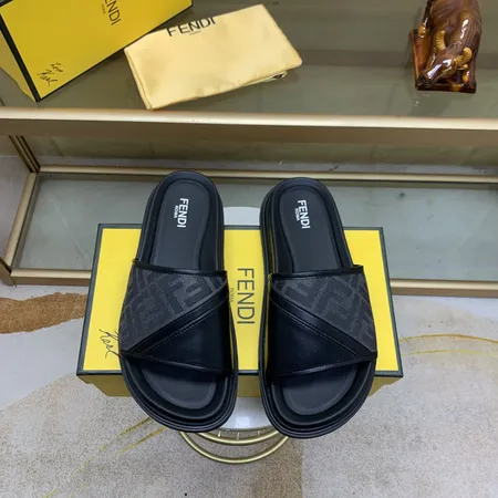 フェンディ スリッパ