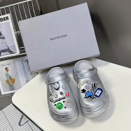 バレンシアガ スリッパ