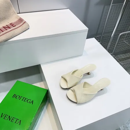 ボッテガ ヴェネタ サンダル