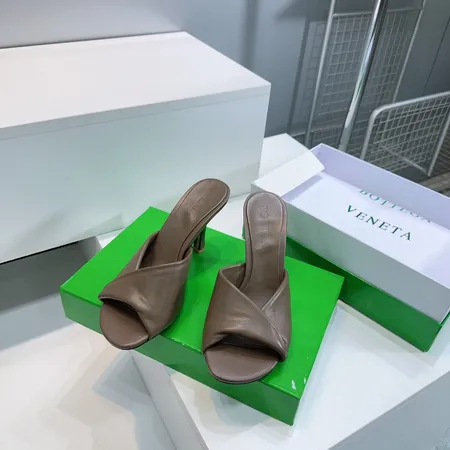 ボッテガ ヴェネタ サンダル