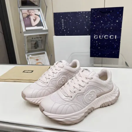 グッチ スニーカー