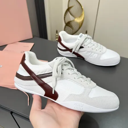 ミュウミュウ カジュアルシューズ