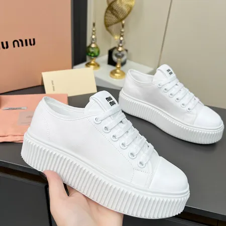 ミュウミュウ カジュアルシューズ