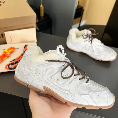 ミュウミュウ カジュアルシューズ