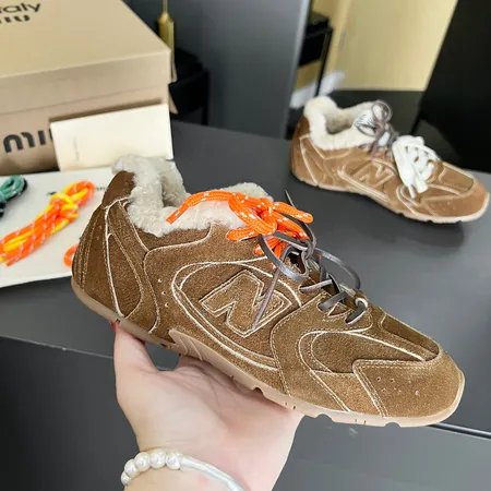 ミュウミュウ カジュアルシューズ