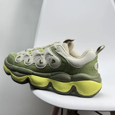 フィラ スニーカー