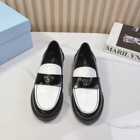 プラダ カジュアルシューズ