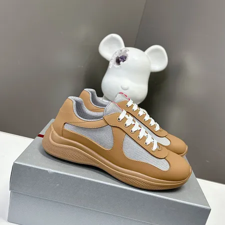 プラダ スニーカー