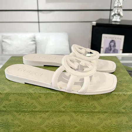 グッチ スリッパ