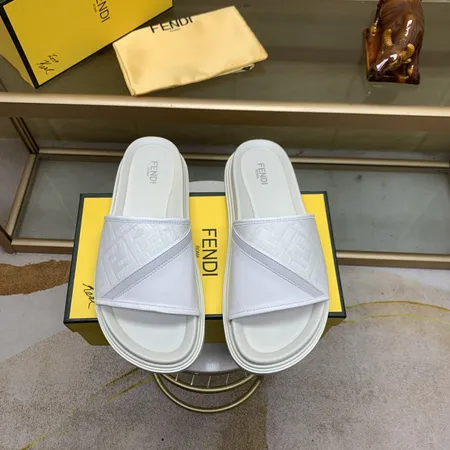 フェンディ スリッパ