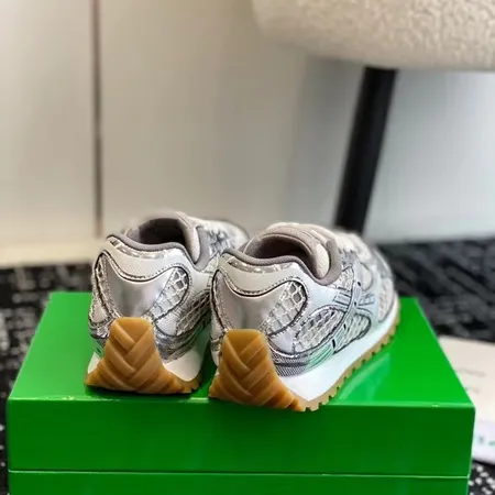 ボッテガ ヴェネタ カジュアルシューズ