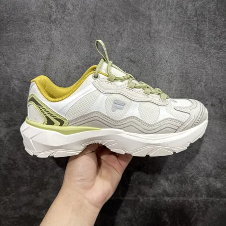 フィラ スニーカー