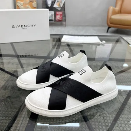 ジバンシィ カジュアルシューズ