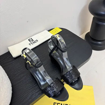 フェンディ サンダル