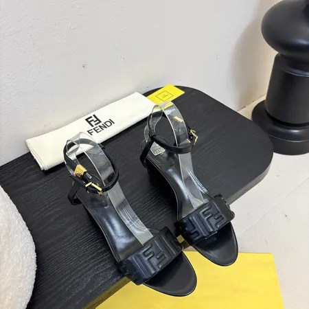 フェンディ サンダル