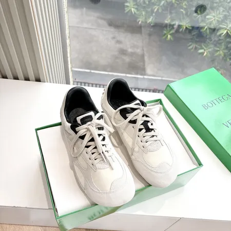 ボッテガ ヴェネタ カジュアルシューズ