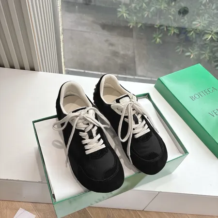 ボッテガ ヴェネタ カジュアルシューズ