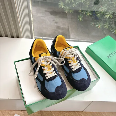 ボッテガ ヴェネタ カジュアルシューズ