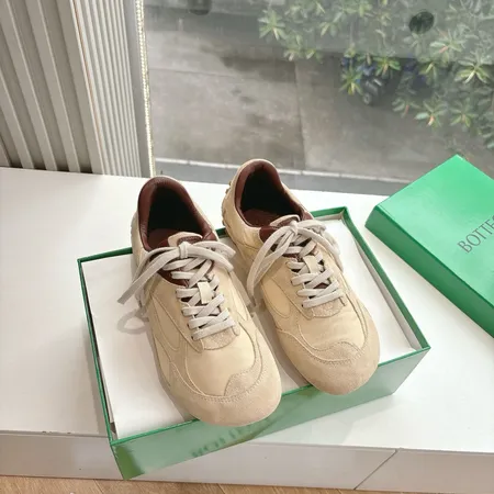 ボッテガ ヴェネタ カジュアルシューズ