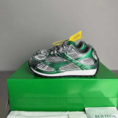 ボッテガ ヴェネタ カジュアルシューズ