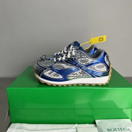 ボッテガ ヴェネタ カジュアルシューズ