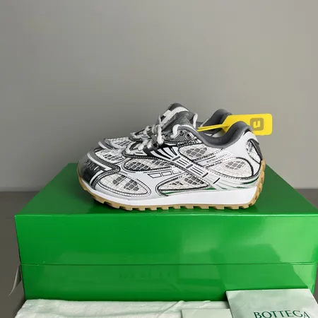 ボッテガ ヴェネタ カジュアルシューズ