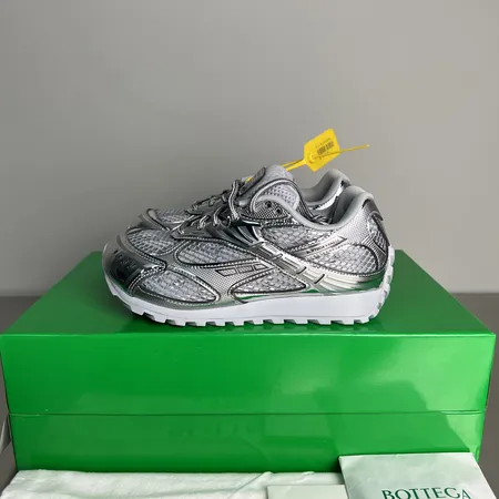 ボッテガ ヴェネタ カジュアルシューズ